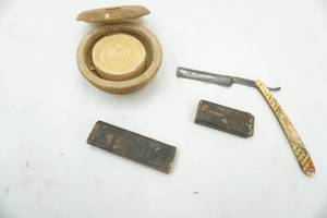 lot 120 image: Antique straight edge razor and accessories