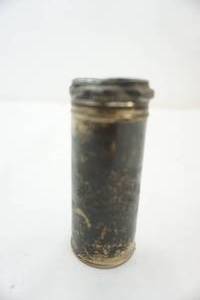 lot 124 image: Antique war buttons in tin
