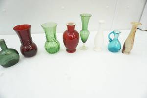 lot 127 image: Vintage vases