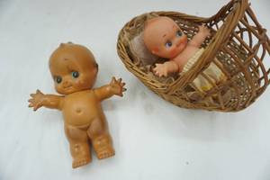 lot 130 image: Kewpie dolls