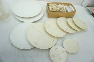 lot 136 image: Vintage cake decorating supplies