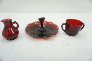 lot 152 image: Ruby glass