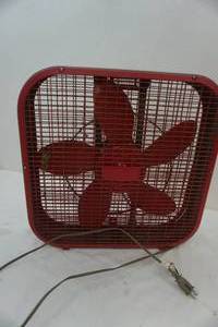 lot 191 image: Holmes 3 speed Square Floor Fan