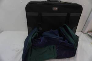 lot 200 image: Five Ports Luggage with Wheels, Blue & Green Duffle Bag
