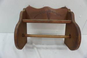 lot 218 image: Dark wood Finish paper towel hanging rack