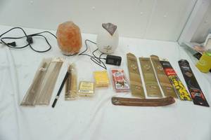 lot 228 image: Salt lamp, oil diffuser, Incense Sticks, Glade Wax