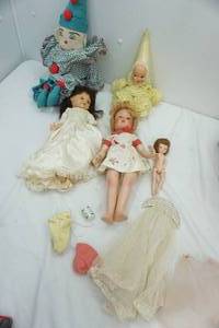 lot 239 image: Variety of Vintage Dolls