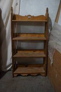 lot 256 image: Wooden 4 Tier Bookshelf