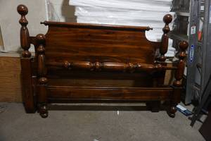 lot 259 image: Dark Wood Bed Frame, Head Board, Foot Board and Metal Frame