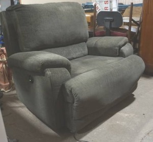 lot 263 image: Power Recliner from Ashley Home Furniture