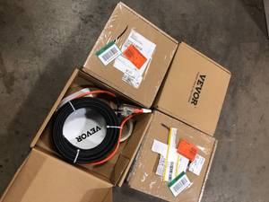Lot of VEVOR 60 ft. Pipe Heat Cable 5Wft. Self-Regulating Heat Tape IP68 110Volt with Build-in Thermostat for PVC Metal Plastic Hose Customer Returns See Pictures