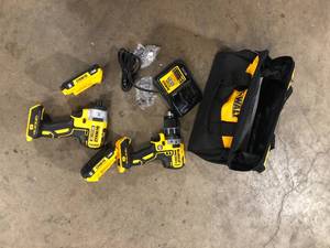DEWALT 20V MAX XR Cordless Brushless DrillImpact 2 Tool Combo Kit with (2) 20V 2.0Ah Batteries and Charger Customer Returns See Pictures
