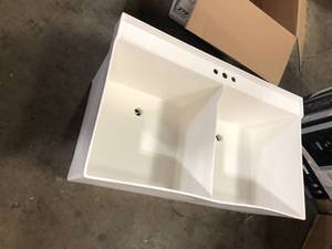 MUSTEE Utilatub 40 in. x 24 in. x 33 in. Thermoplastic Floor Mount Utility Tub in White Damaged   Customer Returns See Pictures