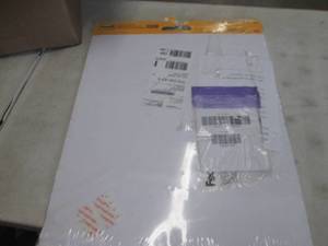 lot 53 image: 2- 20 ct pks PostIt Self Stick Wall...