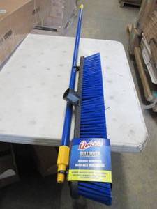 lot 77 image: Quickie Bull Dozer Broom...