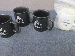 lot 172 image: 4 Large Gift Mugs...