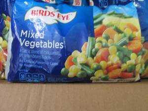 lot 405 image: Case of 12- 16 oz Bags FROZEN Bird...