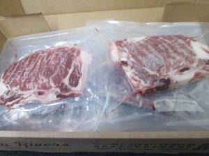 lot 410 image: 6.9 oz Case Frozen Two Rivers Beef ...