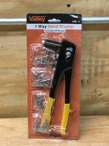 lot 22 image: Hand Riveter with 40 Rivets 1 way 90 Degree