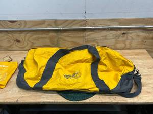 lot 73 image: BASS PRO SHOPS XL Ripcord Duffle Bag