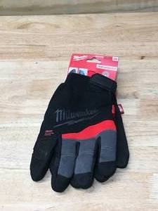 lot 62 image: Milwaukee XX-Large Performance Work Gloves