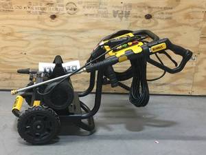 lot 136 image: DeWalt 1500 PSI 2.0 GPM Cold Water Electric Pressure Washer