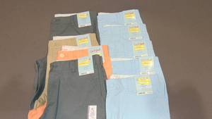 9 Pack XL Boys Flat Front At the Knee Woven Shorts - Cat & Jack