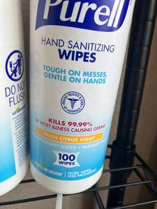 lot 118 image: Purell Hand Sanitizing Wipes
