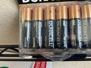 lot 116 image: Duracell AA Batteries