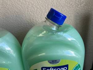 lot 50 image: Softsoap Antibacterial
