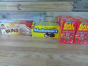 lot 46 image: Lot of 11 Short BreadSticky Bun Cookie Snacks-Various BB Dates