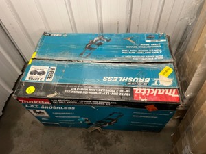New - In Box - MAKITA - 18 in. 18V X2 (36V) LXT Lithium-Ion Cordless Walk Behind Self Propelled Lawn Mower Kit with 4 Batteries (5.0 Ah)