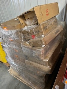 Pallet Sale - Shelving units - 30 Floating Shelves - Racking - Storage racking New - In box