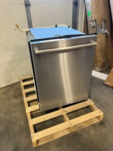 Used - Bosch 800 - Dishwater in working condition but needs a heater coil - E9 error code