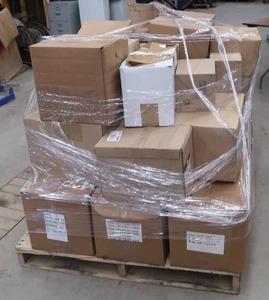 WHOLE PALLET FULL OF NEW GLASS HYDRAULIC ELEMENTS AND BALDWIN FILTERS