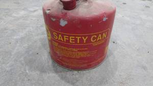 lot 22 image: Metal Gas Can