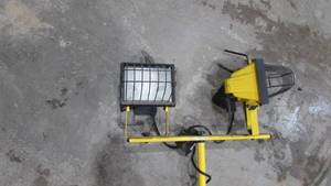 lot 33 image: Shop Light