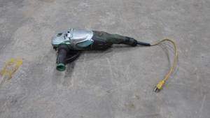 lot 44 image: Hitachi 7 Grinder