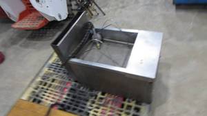 lot 67 image: Portable Propane Fryer
