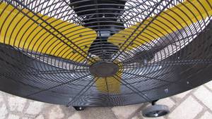 lot 105 image: Direct Drive 30 Barrel Fan