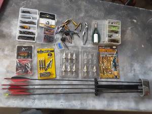 lot 17 image: Archery Supplies, Arrows with Quiver Broadheads, Field Tips, Knocks and More (Some New)