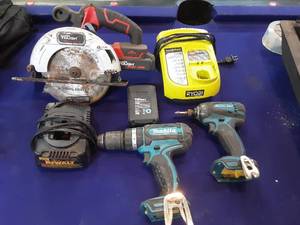 lot 78 image: Hyper Tough 20v circular saw 2 batteries No Charger Makita 18v impact and drill, Ryobi and Dewalt chargers