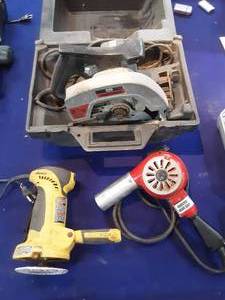 lot 79 image: Craftsman Circular Saw, Wagner Paint Eater