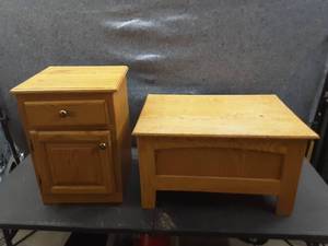 lot 113 image: Handmade Oak Nightstand and coffee table