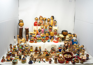 Unveiling Whimsy A Collection of Vintage Japanese Kokeshi Dolls (huge group)
