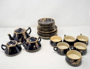 Vintage China Tea set in Royal Navy Blue (21 Pc) Tea pot, Sugarcreamer, 6 cups, 6 plales, 6 saucers