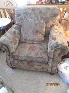 lot 17 image: Fabulous floral print Upholstered chair with nailhead detailed edges