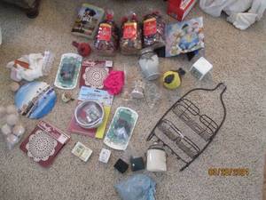 lot 29 image: Bird decor, candles, potpourri and other home decor
