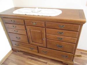 lot 1 image: Beautifully made wood chest of 13-drawers (2 of which are hidden behind the cabinet style door (approximately 521738)
