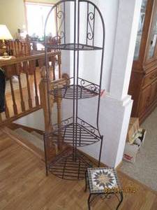 lot 59 image: Folding Metal corner shelf in an antique copper tone finish with a smaller mosaic top style plant stand